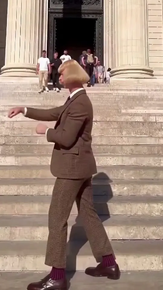 Jean Paul, on the steps: an original Character in a short looping Clip